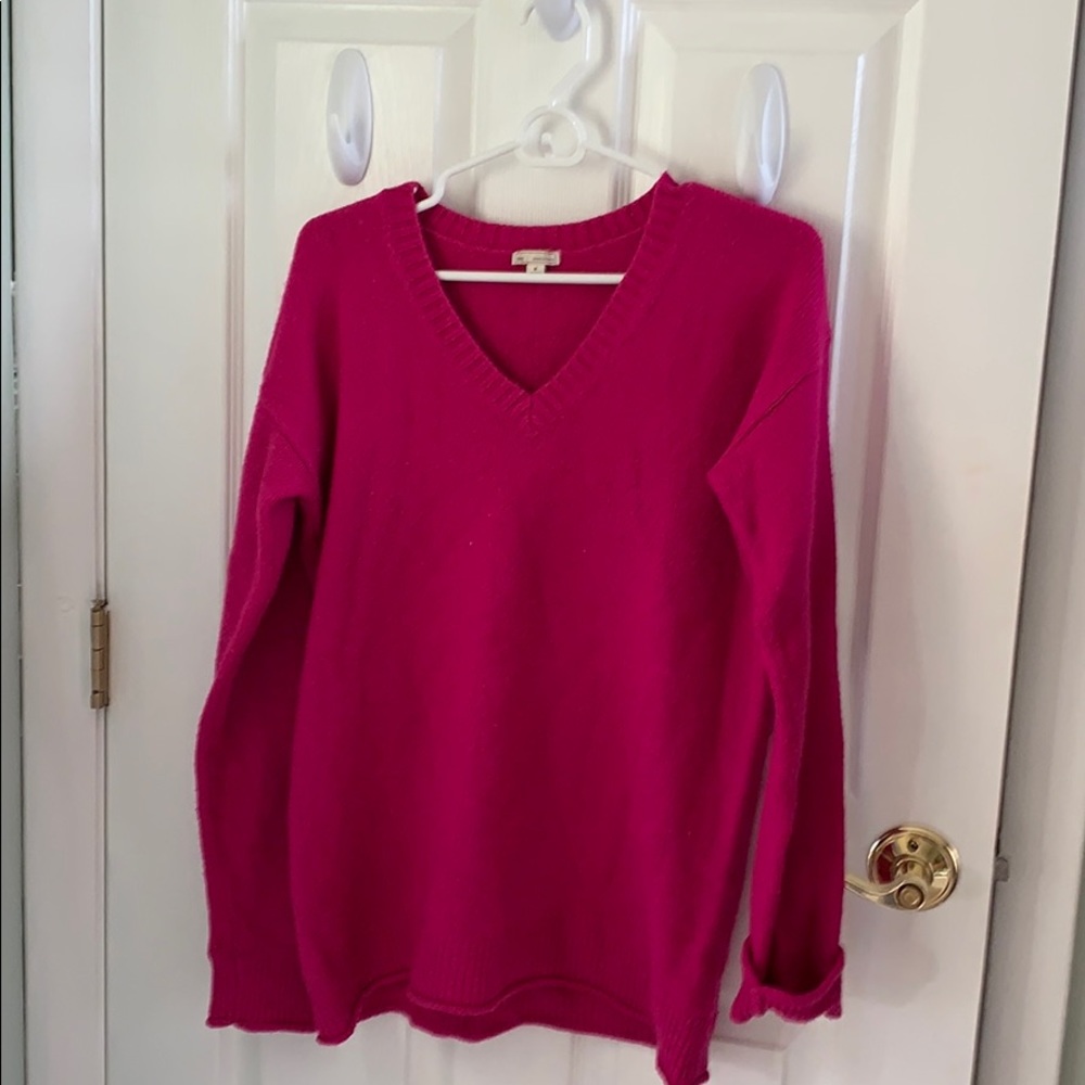 Magenta v neck